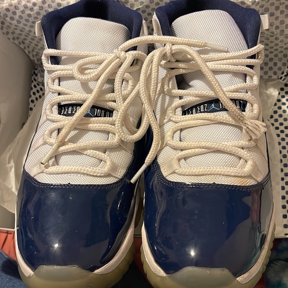 Air Jordan 11 Retro - Picture 4 of 7